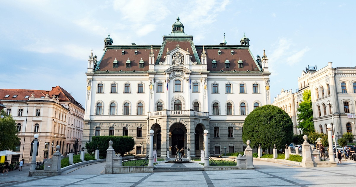 Dobrodošli na<br>Univerzi v Ljubljani · Twitter