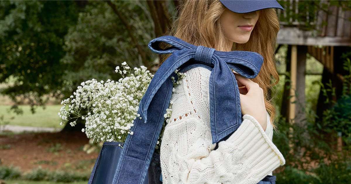 Trending Jelly Tote Bags, Premium Phone Cases, & Tech Accessories · Twitter