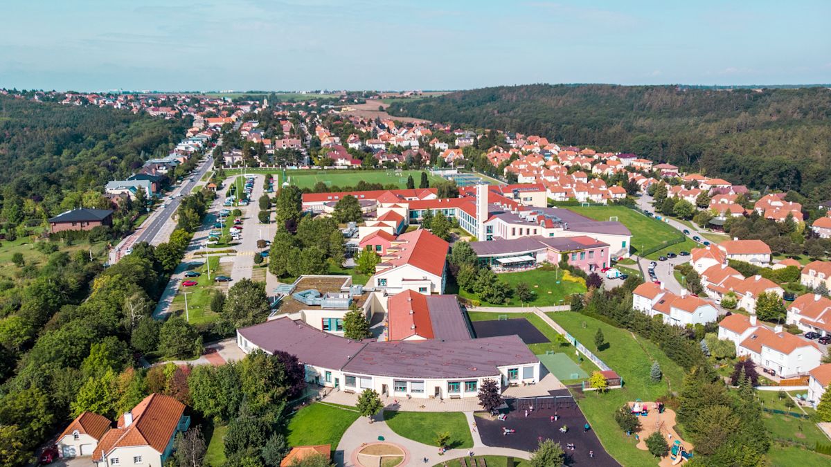 International School of Prague | Official Website · Twitter