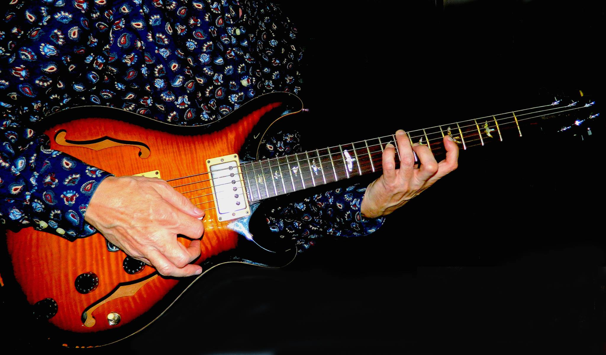 Master Guitar · Twitter