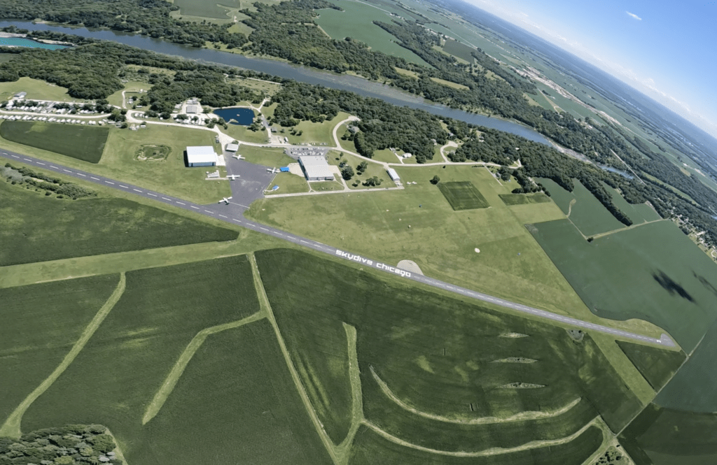 Skydive Chicago: Training Skydivers in Chicagoland and Beyond · Twitter